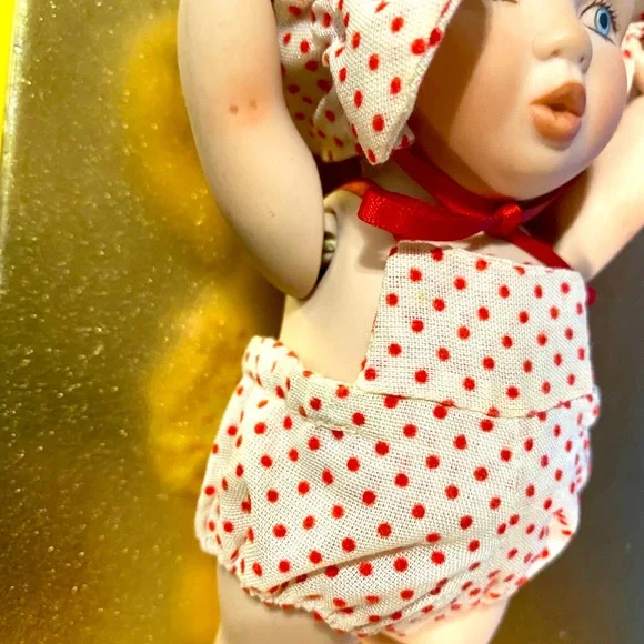 VINTAGE PORCELAIN DOLL WITH MOVEABLE ARMS WEARING WHITE w/RED POLKADOT OUTFIT 6” - Picture 10 of 12